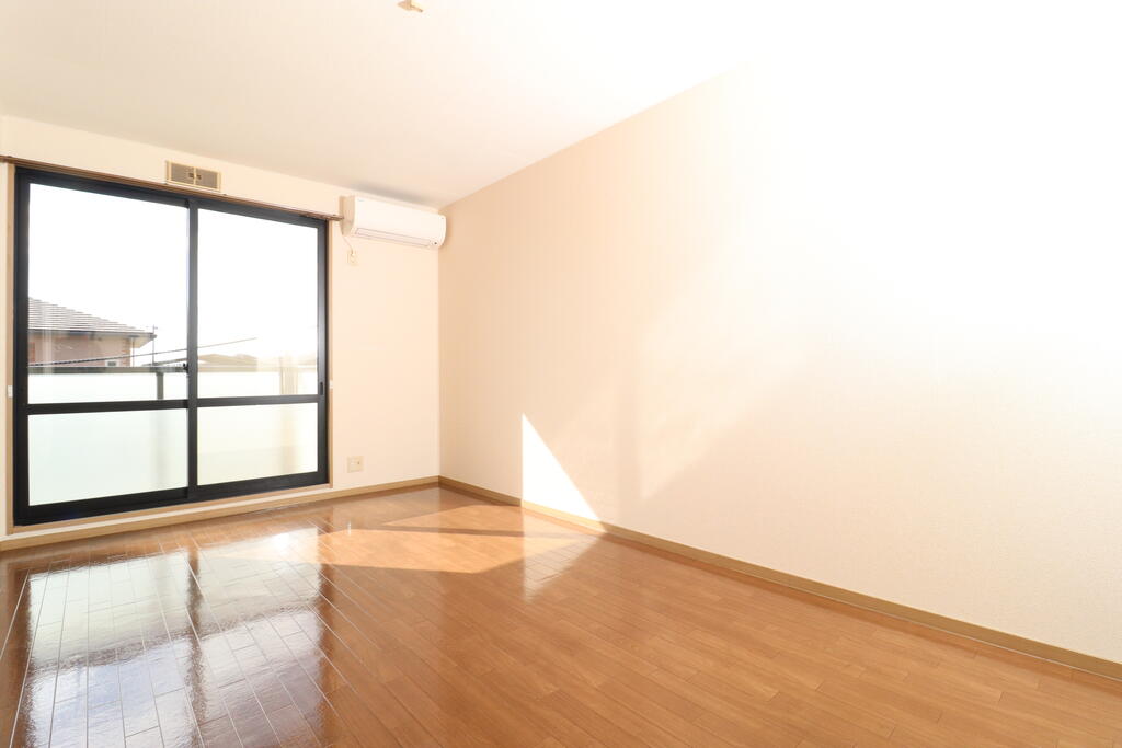 居室・リビング　明るいリビング