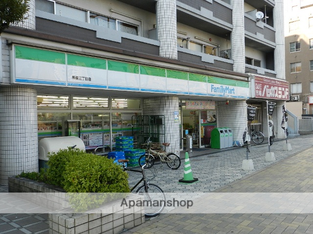 コンビニ　ファミリーマート馬借三丁目店（コンビニ）まで235m