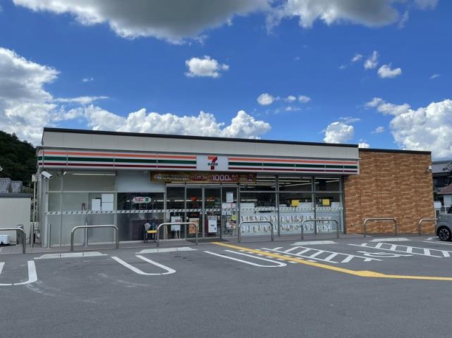 コンビニ　セブンイレブン（コンビニ）まで2153m