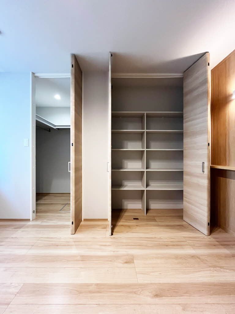 収納　南洋室収納