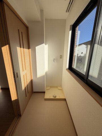 バルコニー　雨の日でも安心のサンルームです