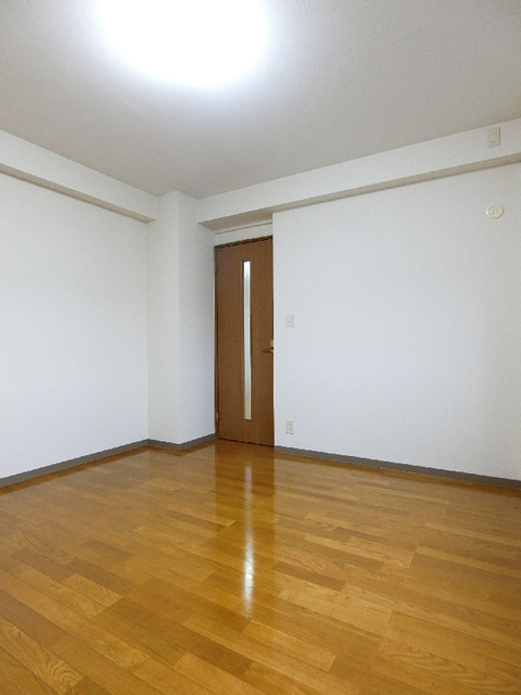 その他部屋・スペース　洋室８帖