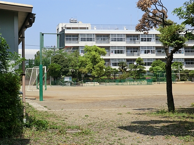 中学校　岸川中学校（中学校）まで400m