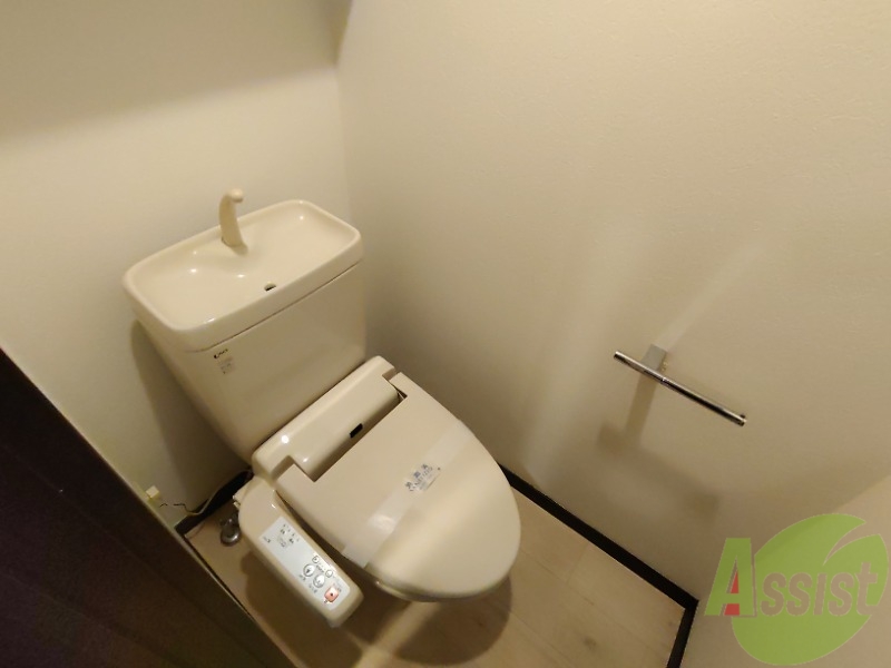 トイレ　トイレは綺麗でウォッシュレットも付いて快適にお使い頂けます。