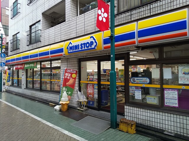 コンビニ　ミニストップ　北千住店（コンビニ）まで230m