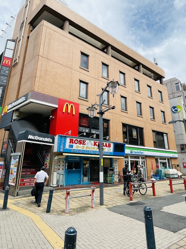飲食店　マクドナルド新松戸駅前店（飲食店）まで350m