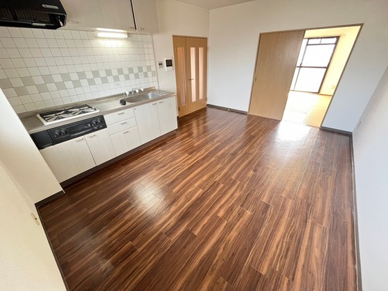 居室・リビング　※別号室のお写真です