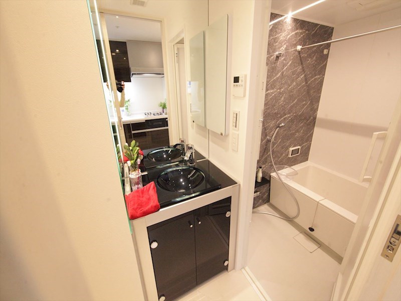 洗面設備　脱衣所　オシャレな独立洗面台