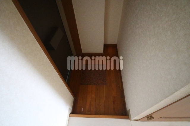 玄関　＊２０３号室の写真です。