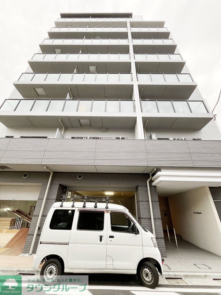 建物外観　駐車場