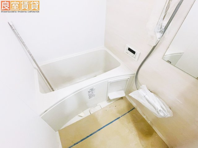 バス・シャワールーム　※このお写真は新築時のお写真です。現状優先