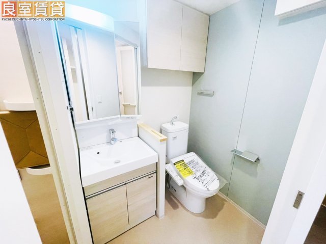 洗面設備　※このお写真は新築時のお写真です。現状優先