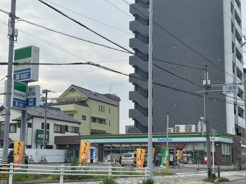 コンビニ　ファミリーマート 中川八田店（コンビニ）まで220m