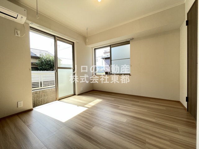 居室・リビング　２面採光なので、明るく風通しのよい過ごしやすいお部屋です♪