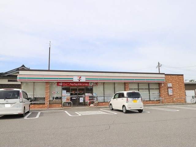 コンビニ　セブンイレブン（コンビニ）まで287m