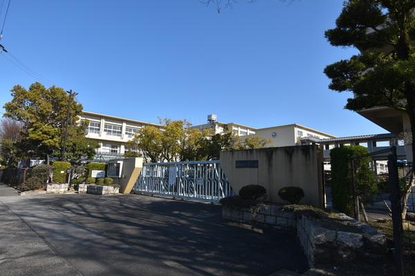 小学校　岡崎市立連尺小学校（小学校）まで1250m