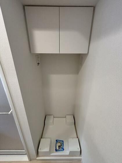 その他設備　室内洗濯機置場　　収納付き