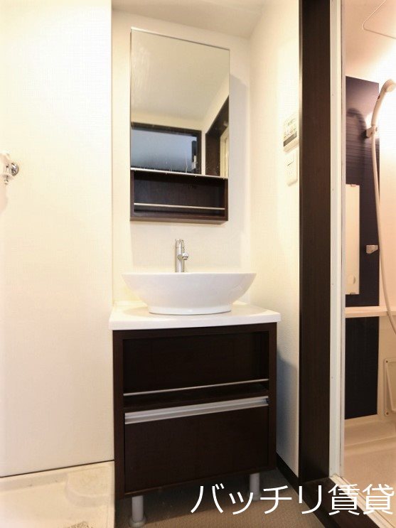 洗面設備　画像は同型タイプの為、現状を優先致します。