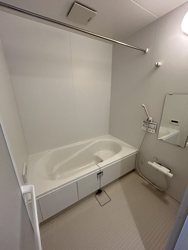 バス・シャワールーム　ユニットバスは1坪タイプの1616サイズ