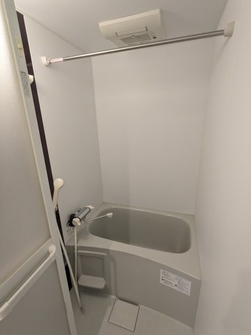 バス・シャワールーム　102号室