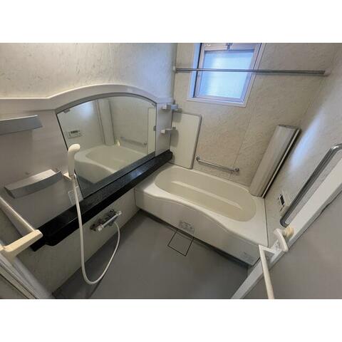 バス・シャワールーム　浴室乾燥機完備♪