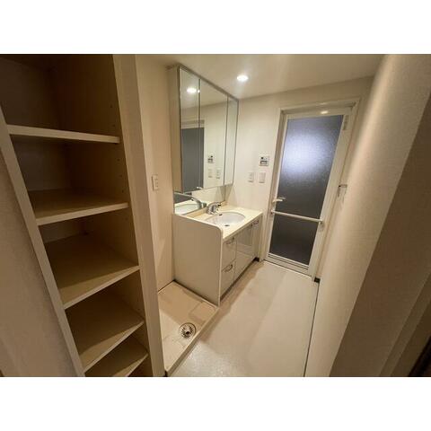 洗面設備　三面鏡洗面台♪