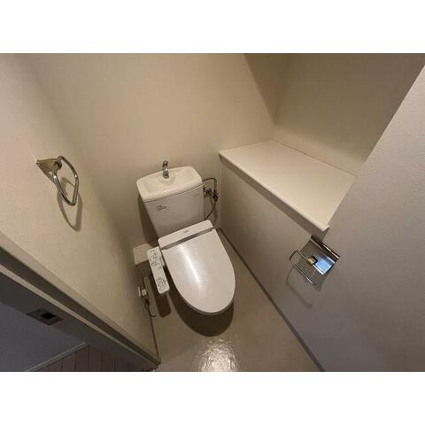 トイレ　温水洗浄便座付き♪