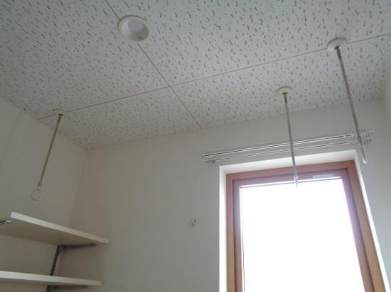 バルコニー　室内物干し