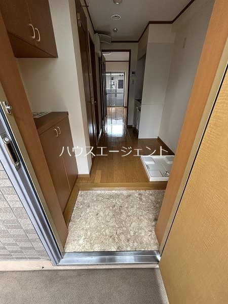 玄関　シューズボックス付きです※参考写真は別号室です。