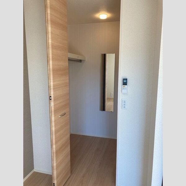 収納　ウォークインクローゼット