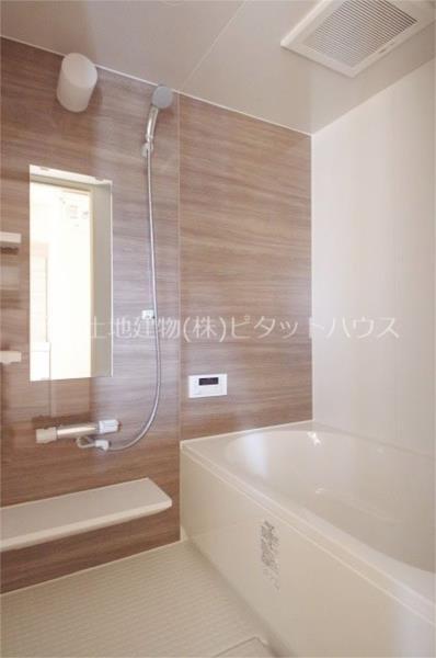 バス・シャワールーム　浴室（類似室内）