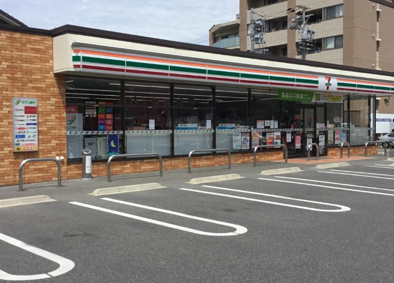 コンビニ　セブンイレブン 名古屋曙町3丁目店（コンビニ）まで82m