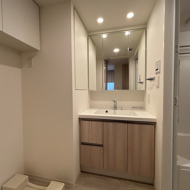 洗面設備　※写真は同タイプ住戸です。