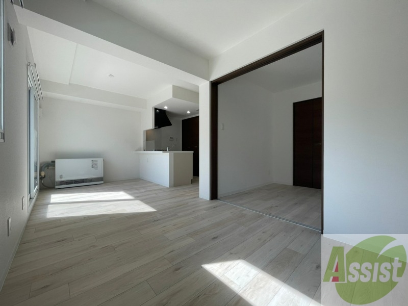 居室・リビング　明るいお部屋は気持ちよく過ごせそうですね。