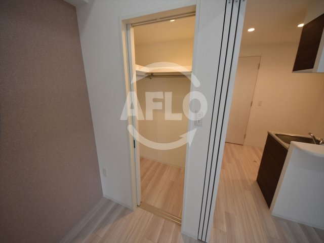 収納　セレニテ天満橋アリア　ウォークインクローゼット