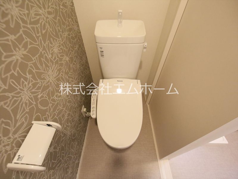 トイレ　温水洗浄暖房便座付トイレ