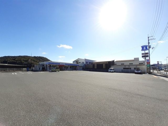 コンビニ　ローソン 高知弘化台店（コンビニ）まで1300m