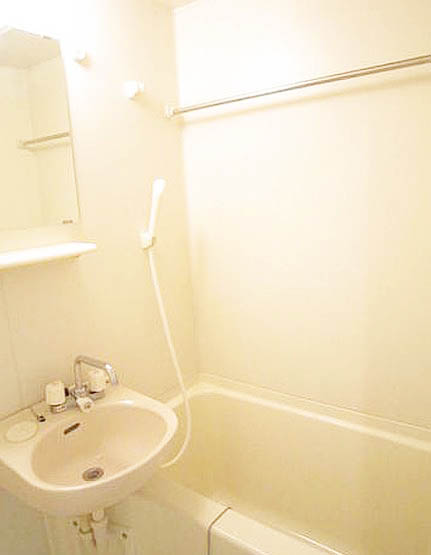 バス・シャワールーム　★洗面台付きバスルーム★
