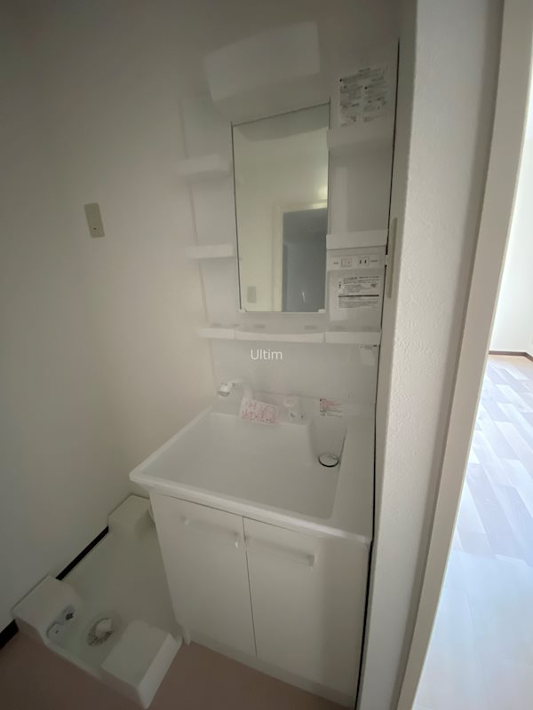 洗面設備　違うお部屋の写真です。ご参考までに