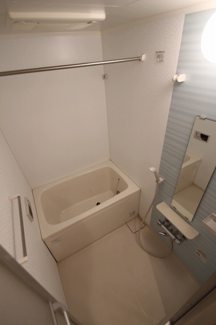 バス・シャワールーム　同物件別号室のものです。