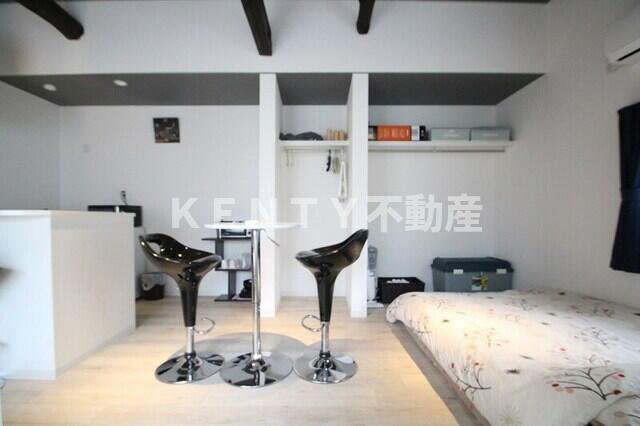 居室・リビング　こちらの居間で趣味の時間をお楽しみください