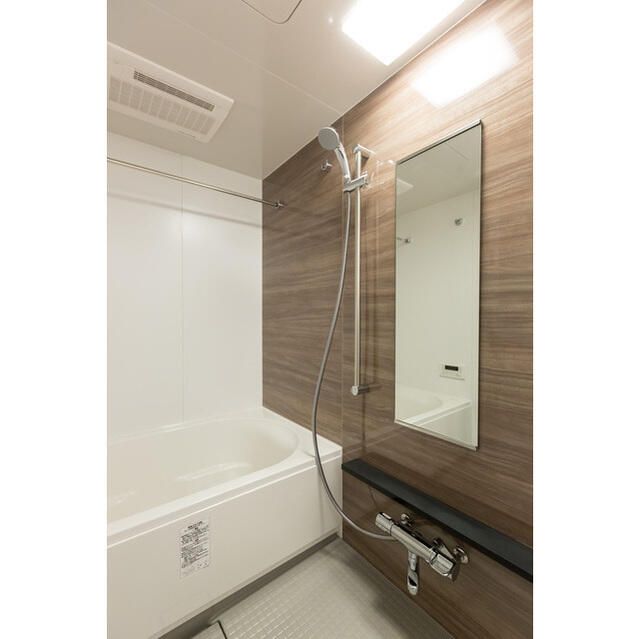 バス・シャワールーム　お風呂で日々の疲れを落としましょう