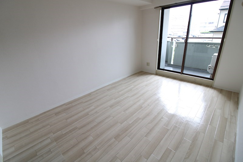 居室・リビング　別部屋参考画像※部屋によって床色相違します。