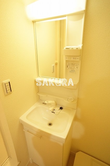 洗面設備　身支度に欠かせない独立洗面台♪