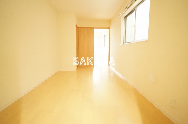 居室・リビング　開放感のあるゆったりとしたお部屋です♪