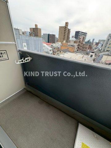 バルコニー　開放的で明るい空間を演出してくれるバルコニーです