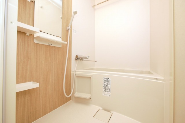 バス・シャワールーム　落ち着いた空間のお風呂です