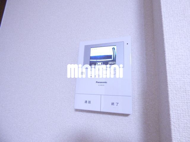 セキュリティ　ＴＶ付モニターホンで急な来客があっても安心ですね。