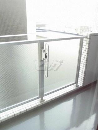 バルコニー　嬉しいバルコニー付き！夏季の洗濯物干しに♪