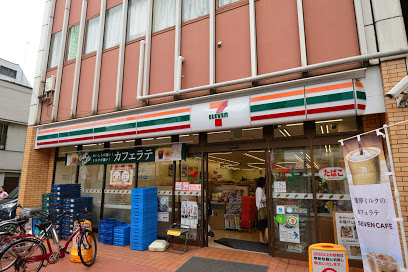 コンビニ　セブンイレブン 新宿大久保通り店（コンビニ）まで443m